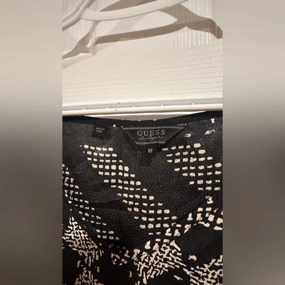 Guess Black and White Patterned Blouse - Picture 2 of 3